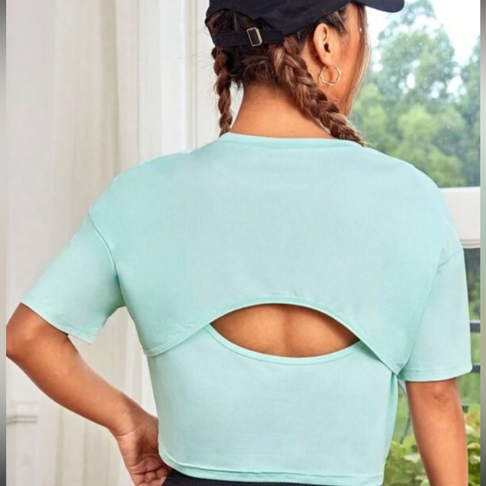 Mint green athletic cropped tee
